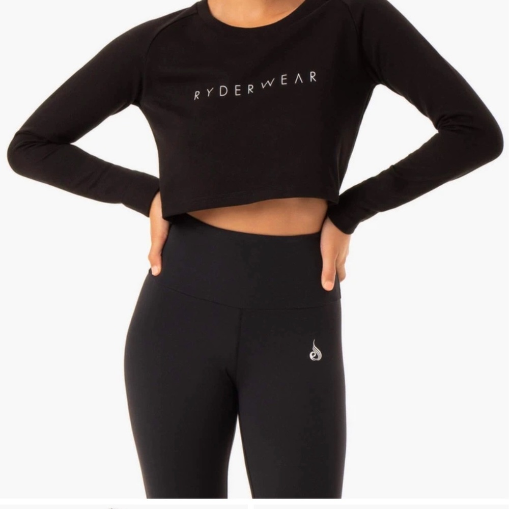 Brand New Ryderwear black staples cropped sweater